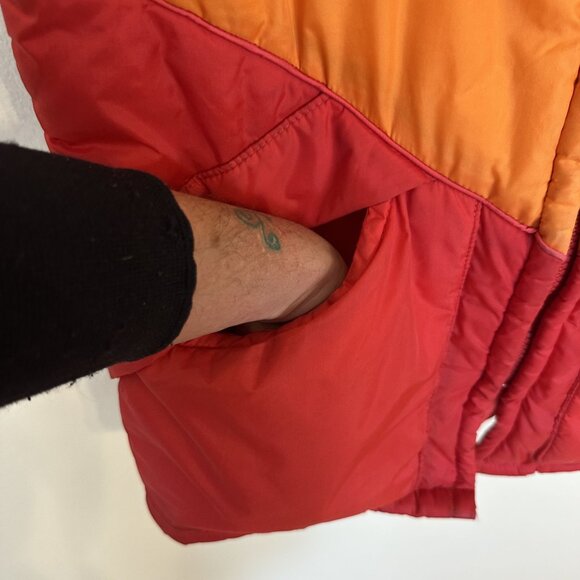 Vtg Chevron Colorblock Puffer Vest Red Orange Yellow Insulated Retro 70s Small - Picture 8 of 11